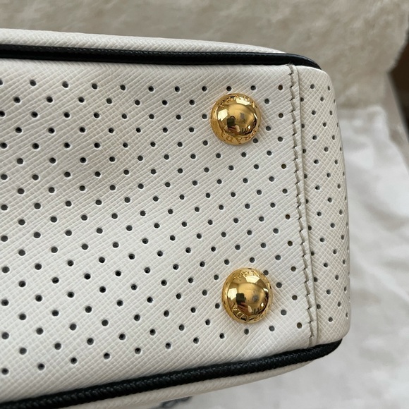 Prada white leather shoulder bag/clutch - Picture 5 of 11